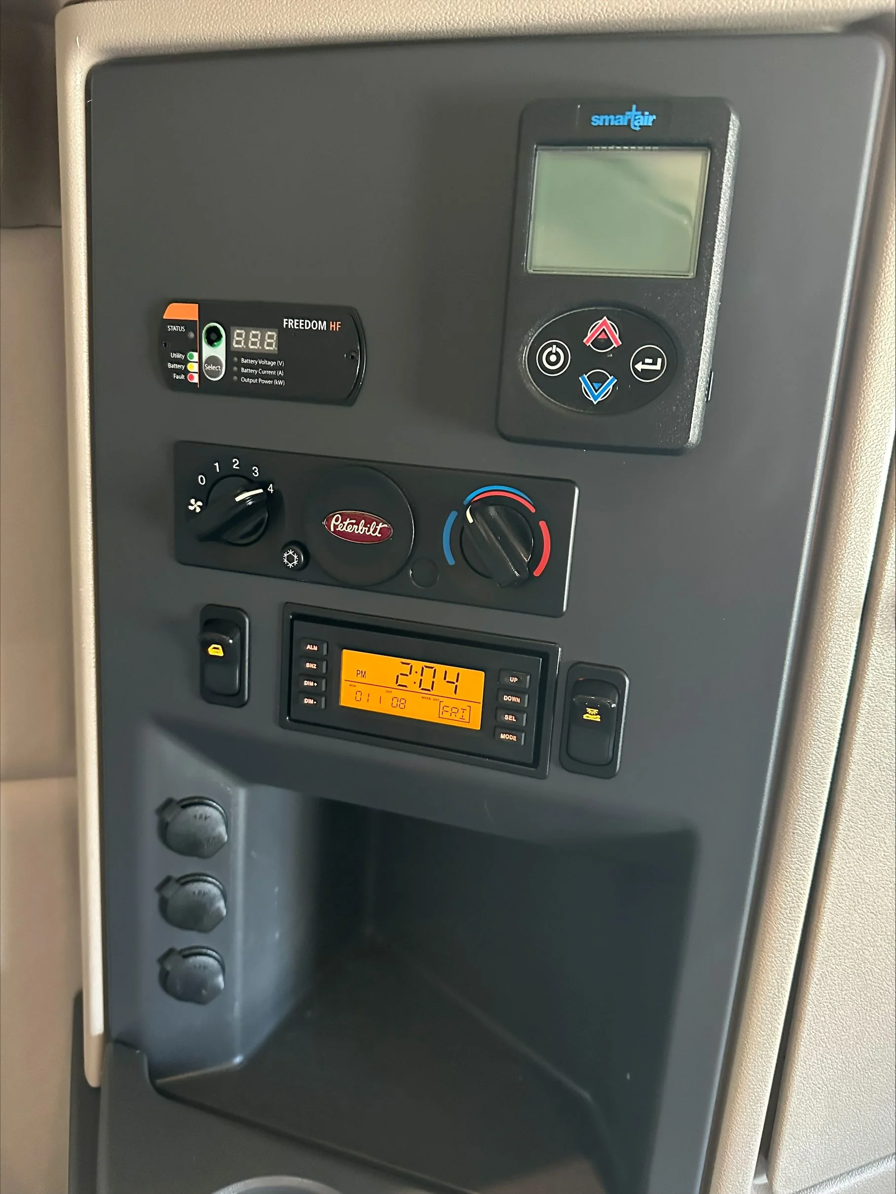 2020 Peterbilt 579 in Portland, OR — photo 10