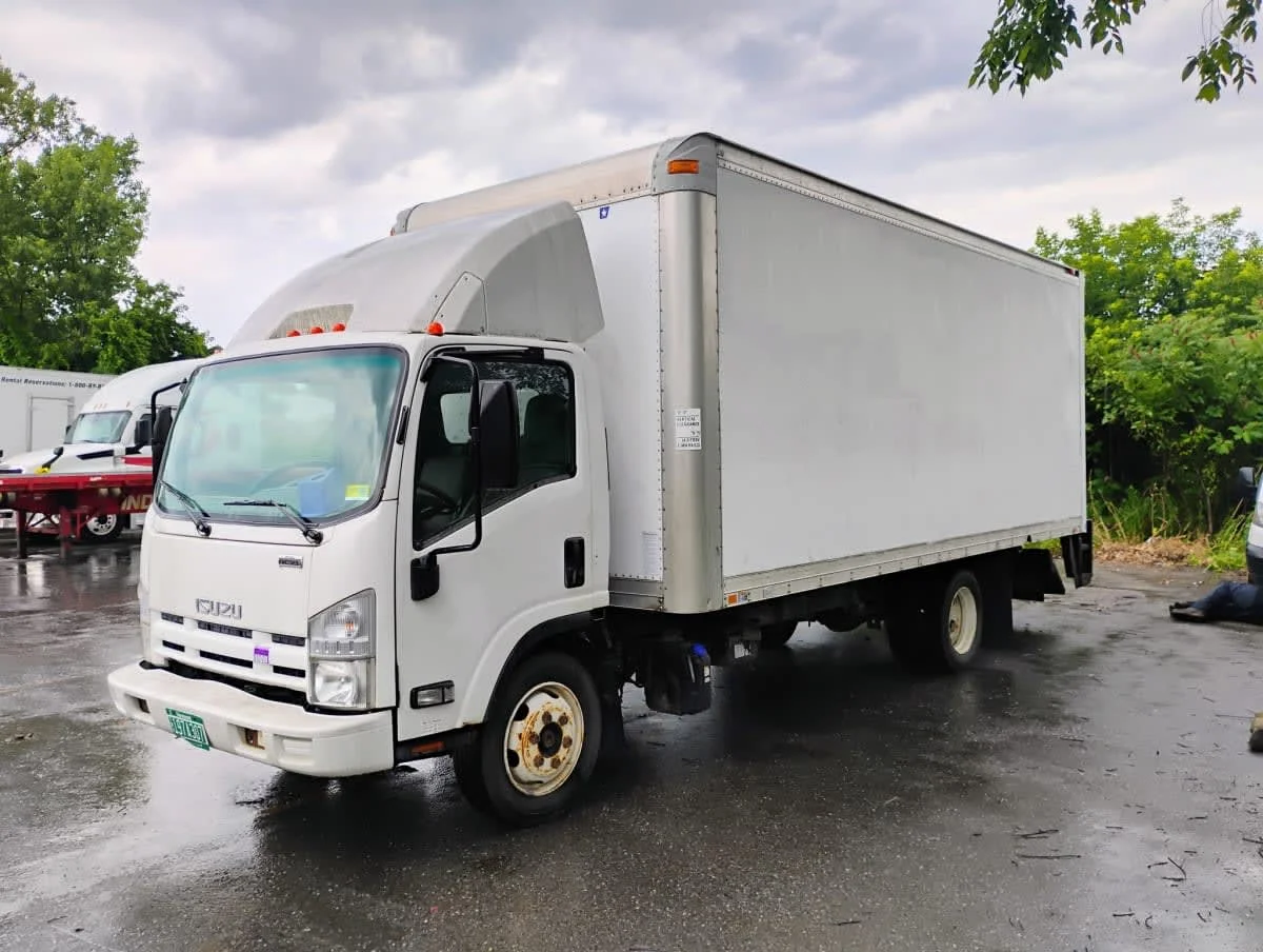 2014 Isuzu NRR
