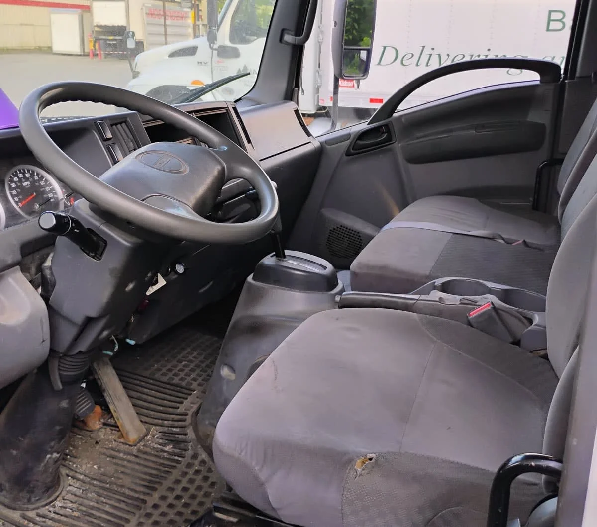 2014 Isuzu NRR in Springfield, MA — photo 9