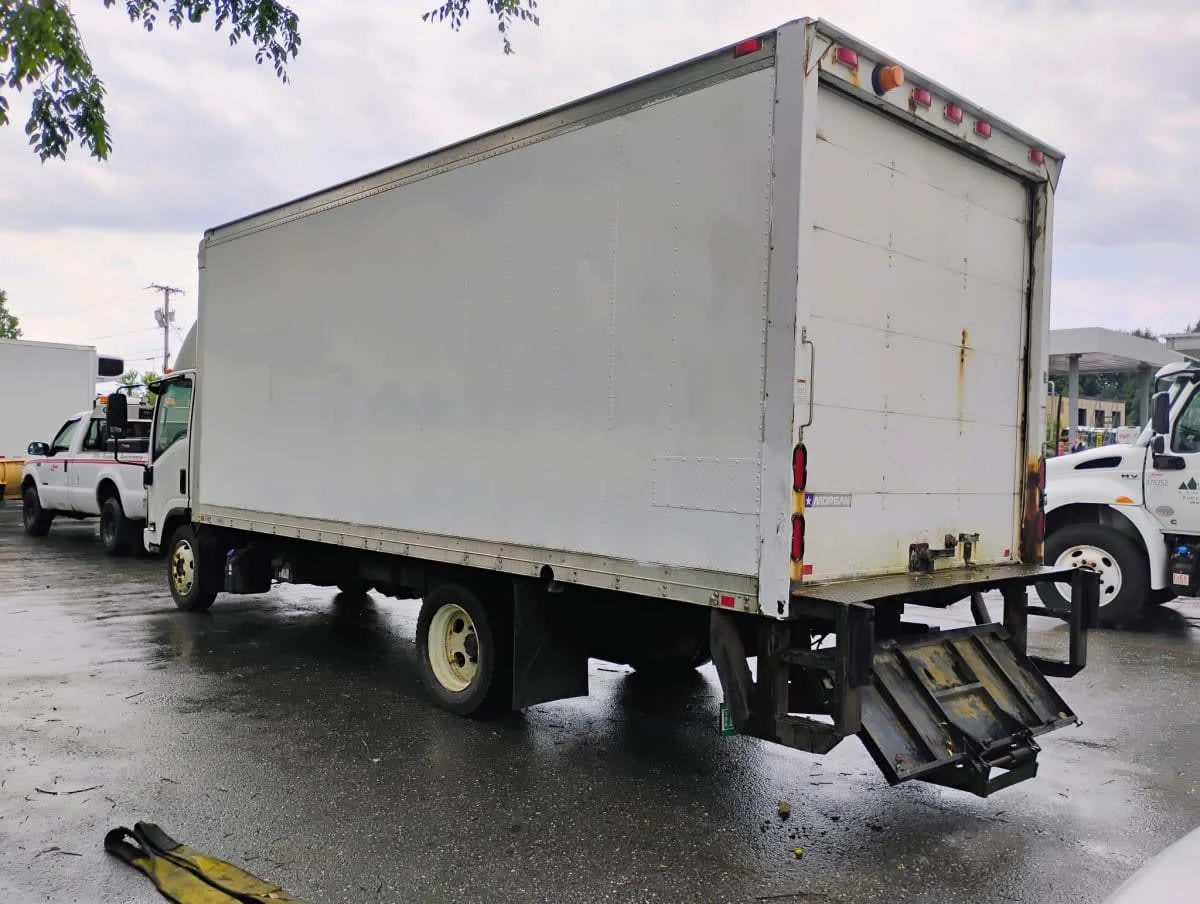 2014 Isuzu NRR in Springfield, MA — photo 6