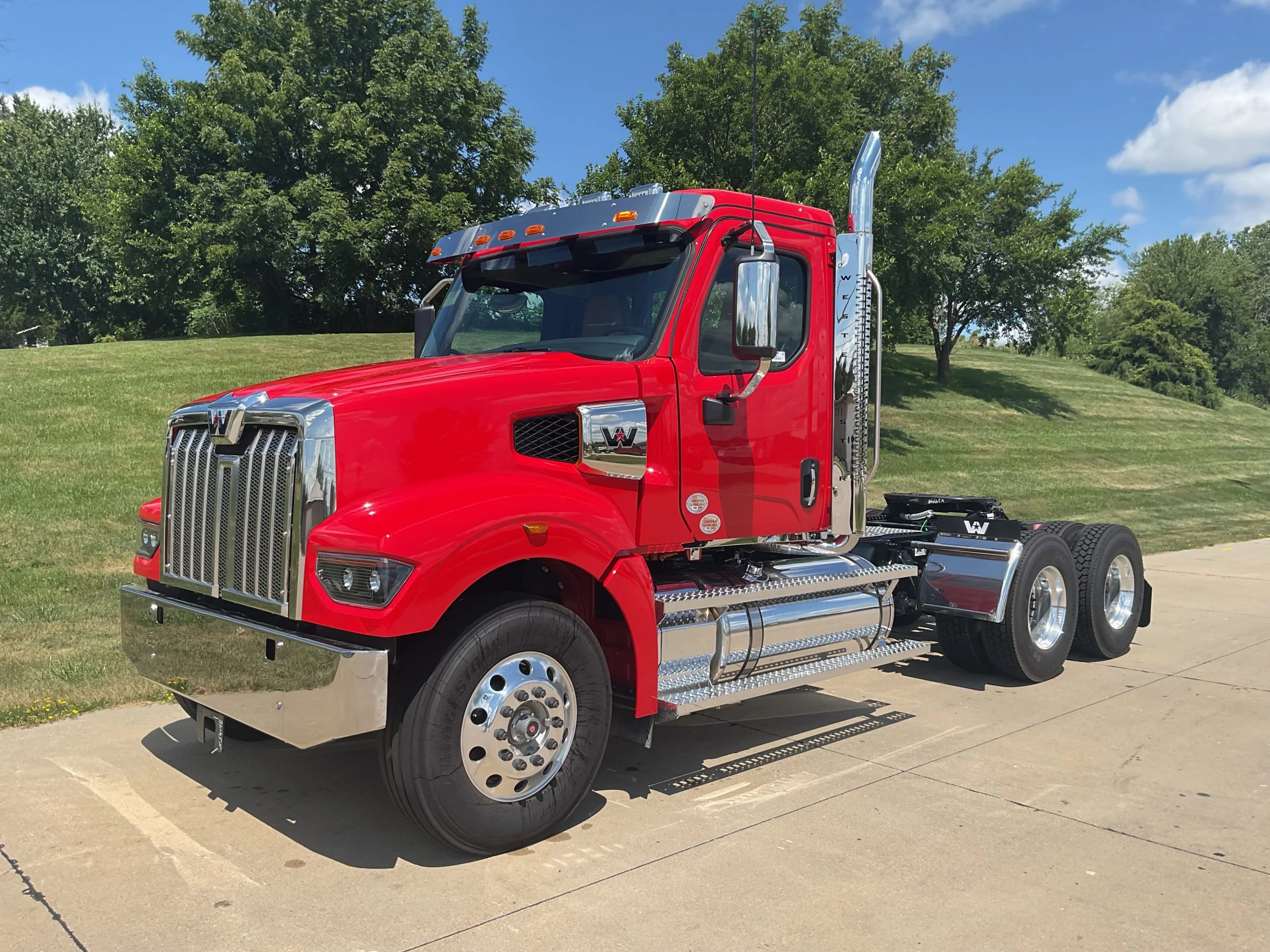 2027 Western Star in Shullsburg, WI — photo 2