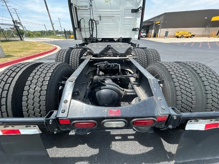 2023 Volvo VNL 760 in Lowell, AR — photo 6