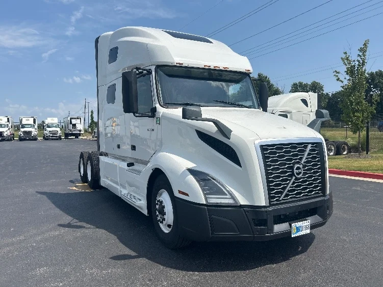 2023 Volvo VNL 760