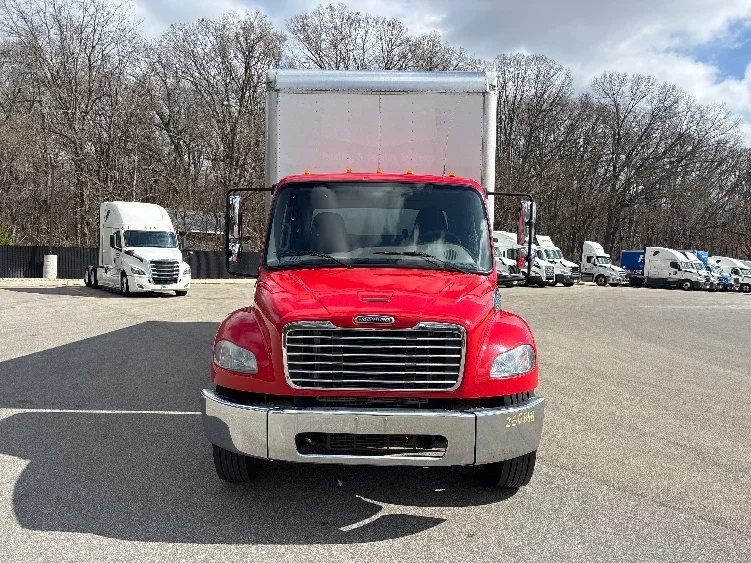 2019 Freightliner M2 106 - image 2