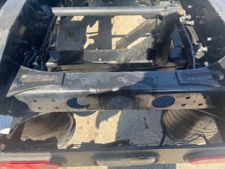 2020 International LT - image 6