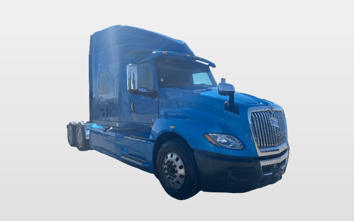 2020 International LT - image 1