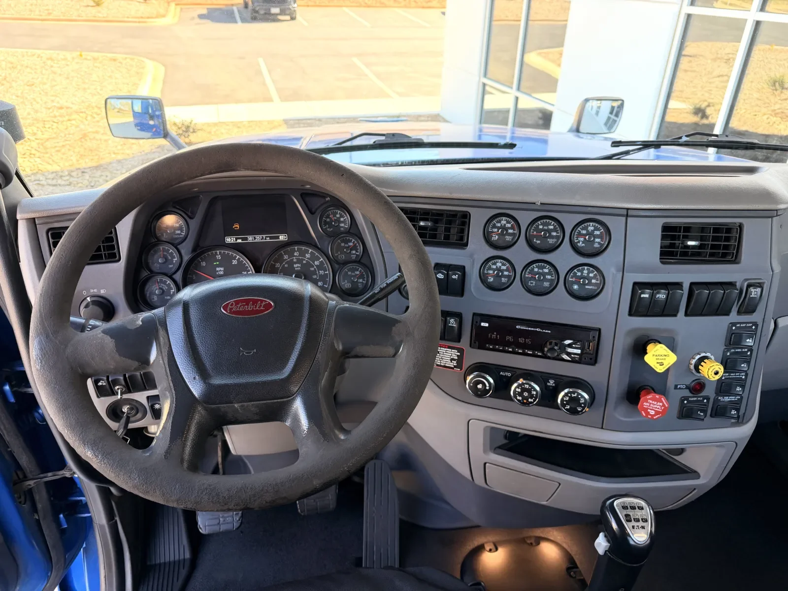 2016 Peterbilt 567 - image 16