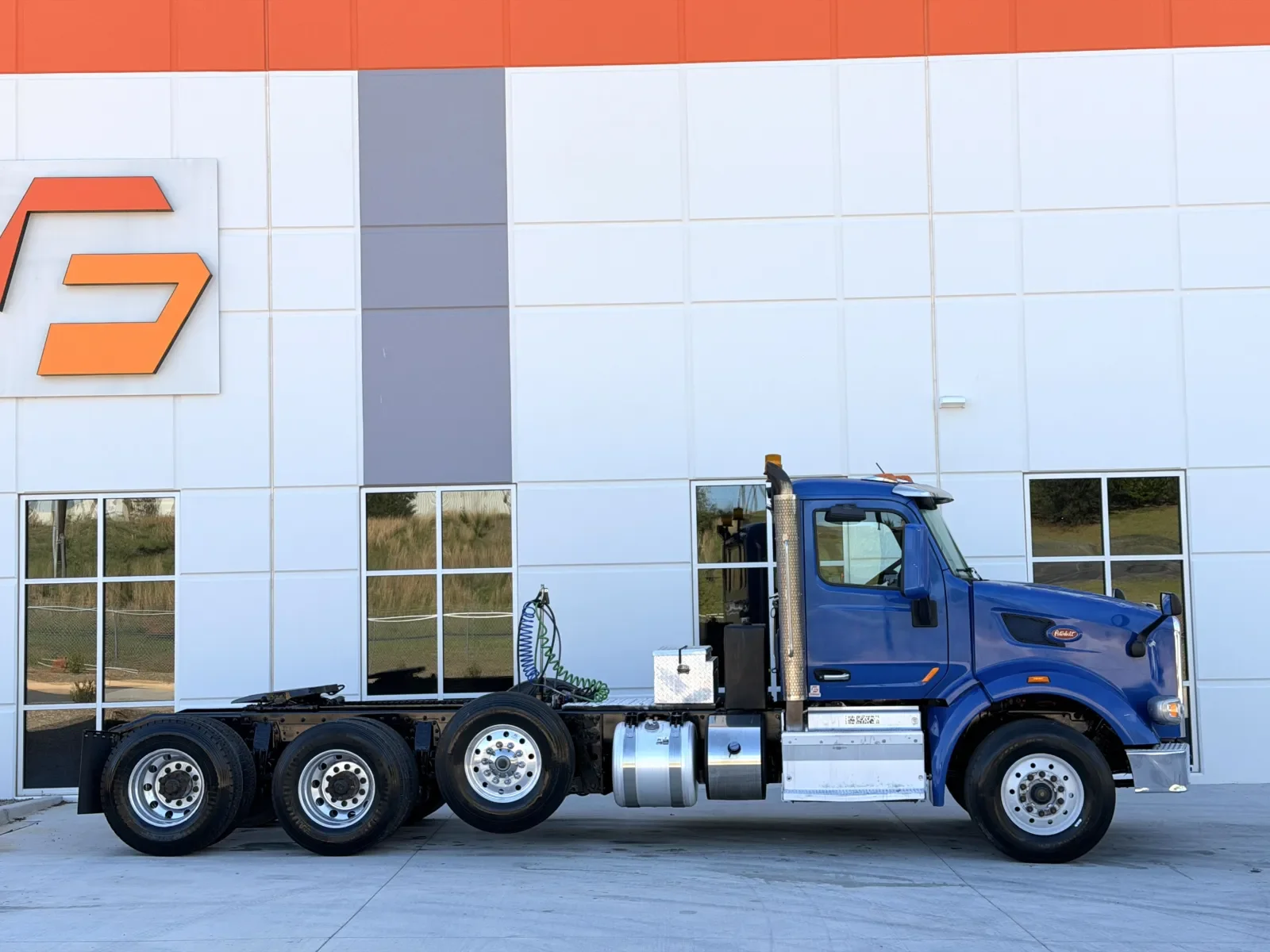 2016 Peterbilt 567 in Greer, SC — photo 3
