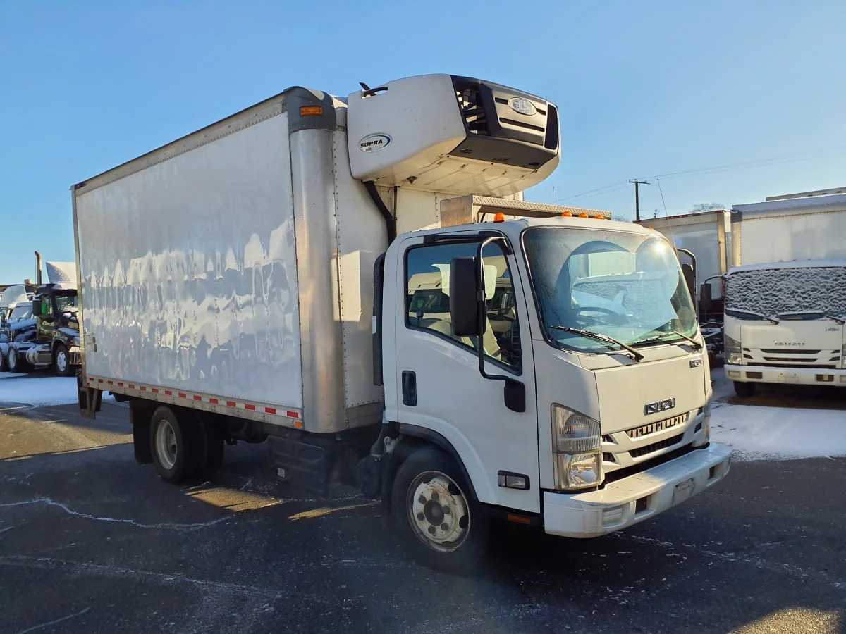 2018 Isuzu NPR - image 3