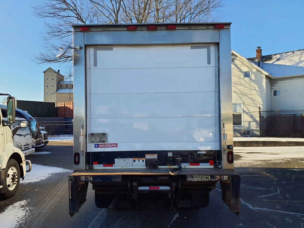 2018 Isuzu NPR - image 5