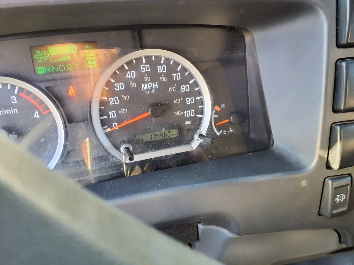 2018 Isuzu NPR - image 12