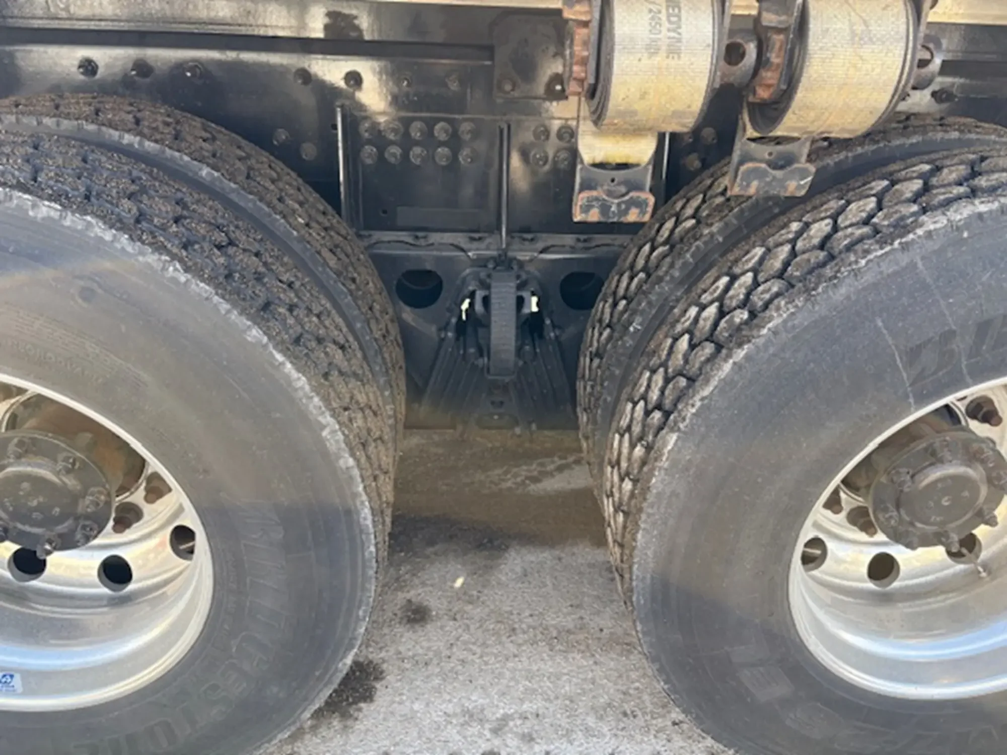 2022 Peterbilt 348 - image 11