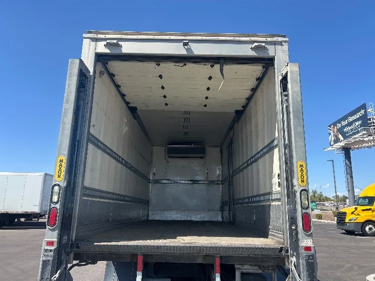 2020 Hino 268 in Phoenix, AZ — photo 8