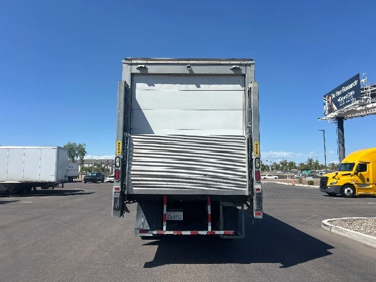 2020 Hino 268 in Phoenix, AZ — photo 7