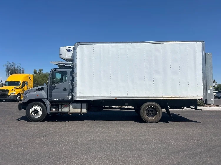 2020 Hino 268 in Phoenix, AZ — photo 4