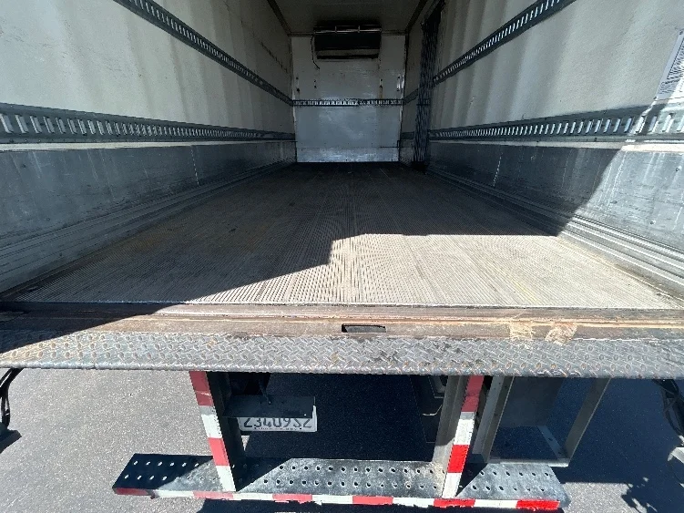 2020 Hino 268 in Phoenix, AZ — photo 10