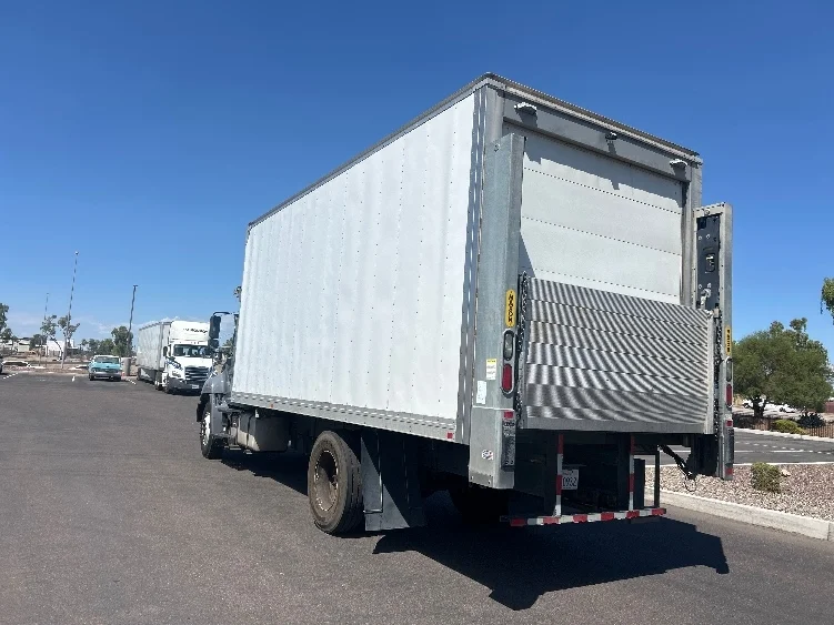 2020 Hino 268 in Phoenix, AZ — photo 6