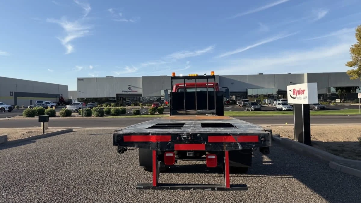 2020 Freightliner M2 106 in Phoenix, AZ — photo 5