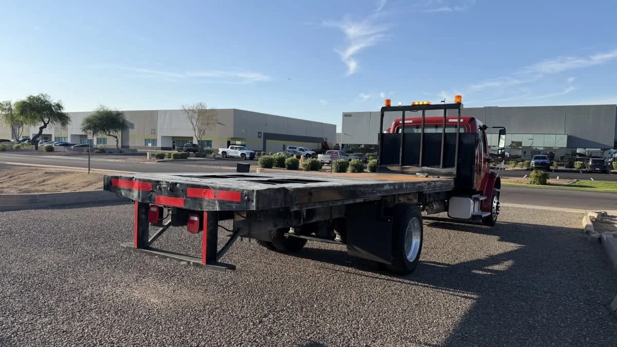 2020 Freightliner M2 106 in Phoenix, AZ — photo 4