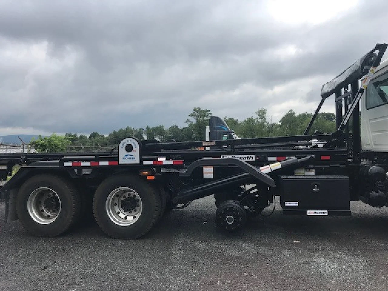 2026 Mack Granite in Dunmore, PA — photo 3