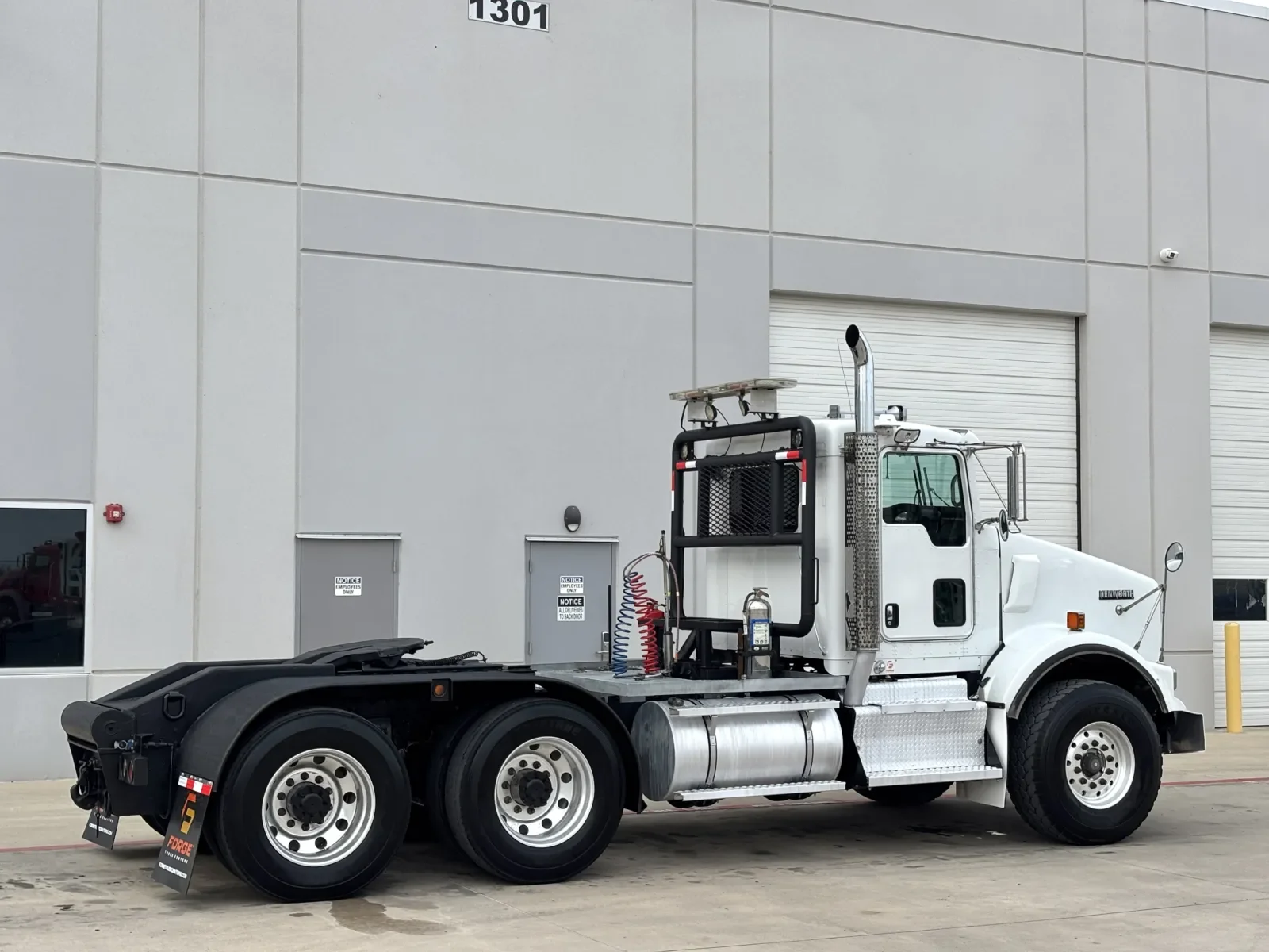 2015 Kenworth T800 - image 5