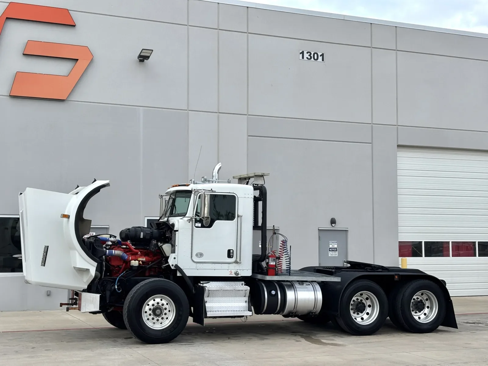 2015 Kenworth T800 - image 10