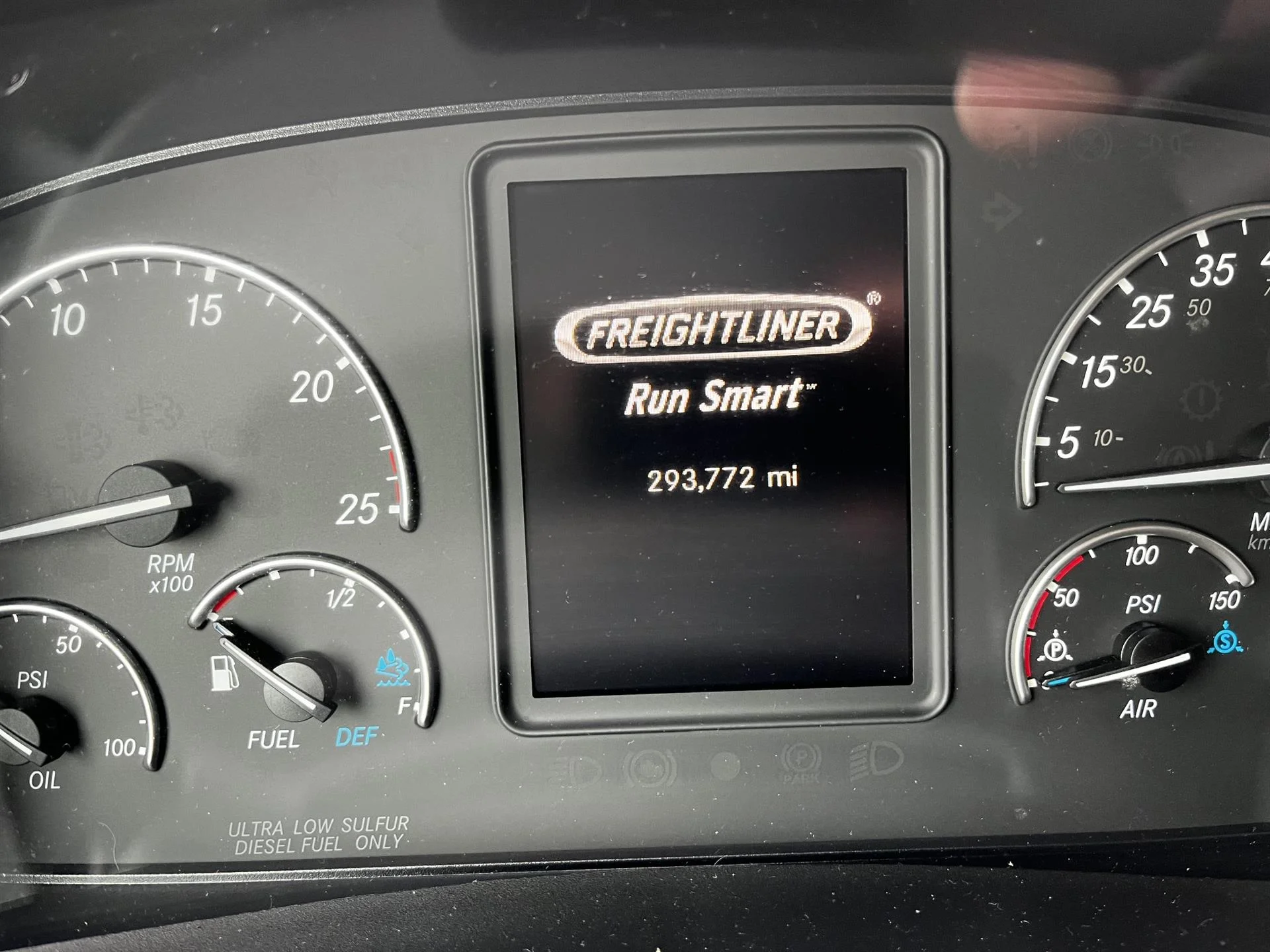 2024 Freightliner Cascadia in Inver Grove Heights, MN — photo 17