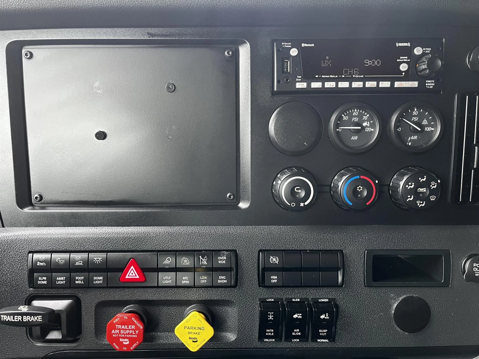 2024 Freightliner Cascadia in Inver Grove Heights, MN — photo 15