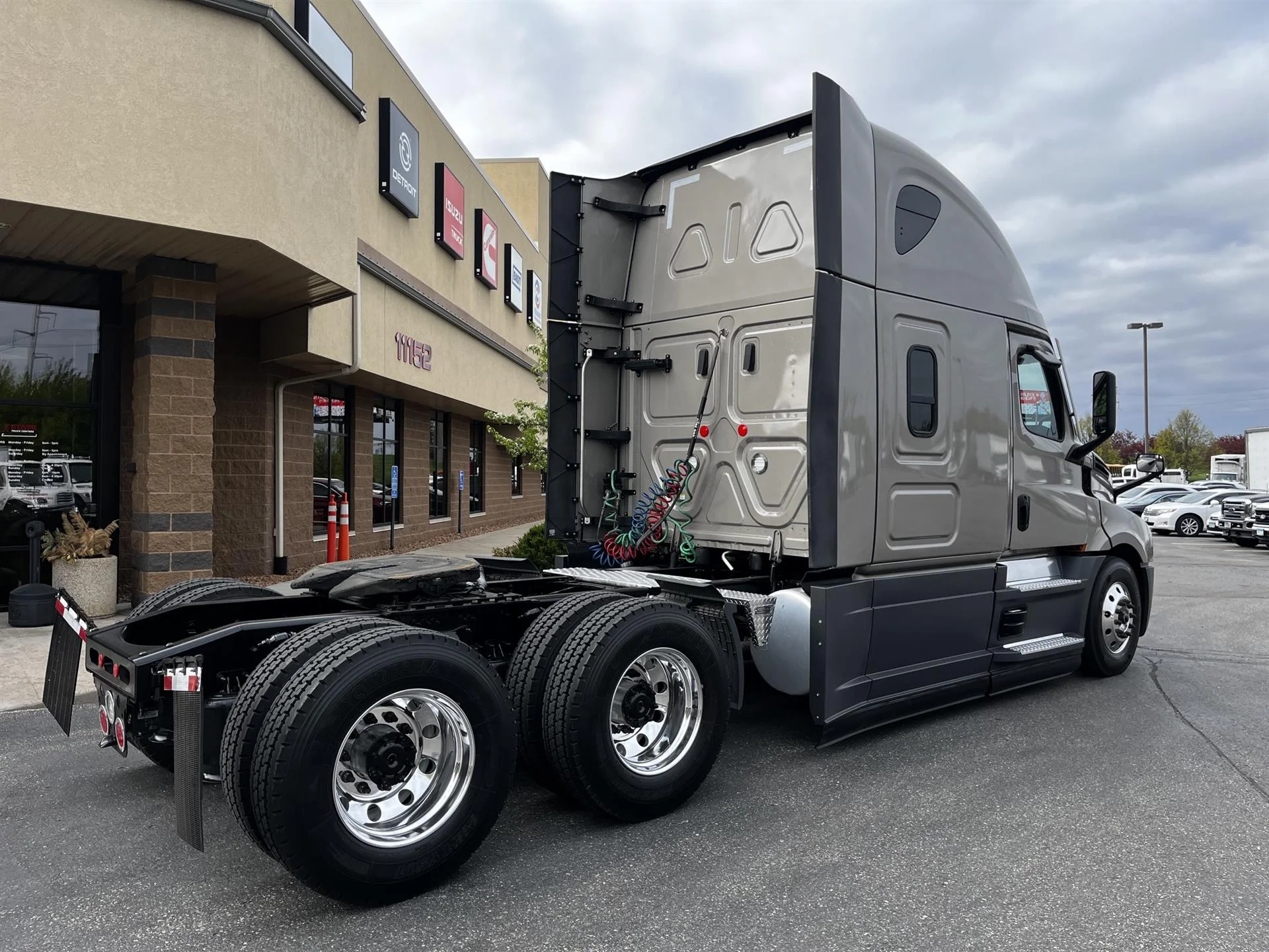 2024 Freightliner Cascadia in Inver Grove Heights, MN — photo 3