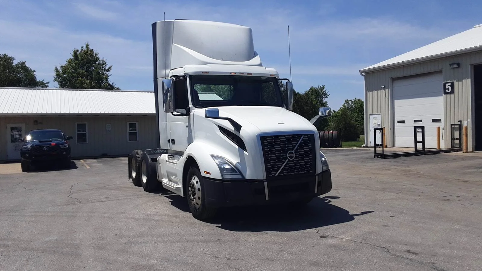 2020 Volvo VNL 300 in Marysville, OH