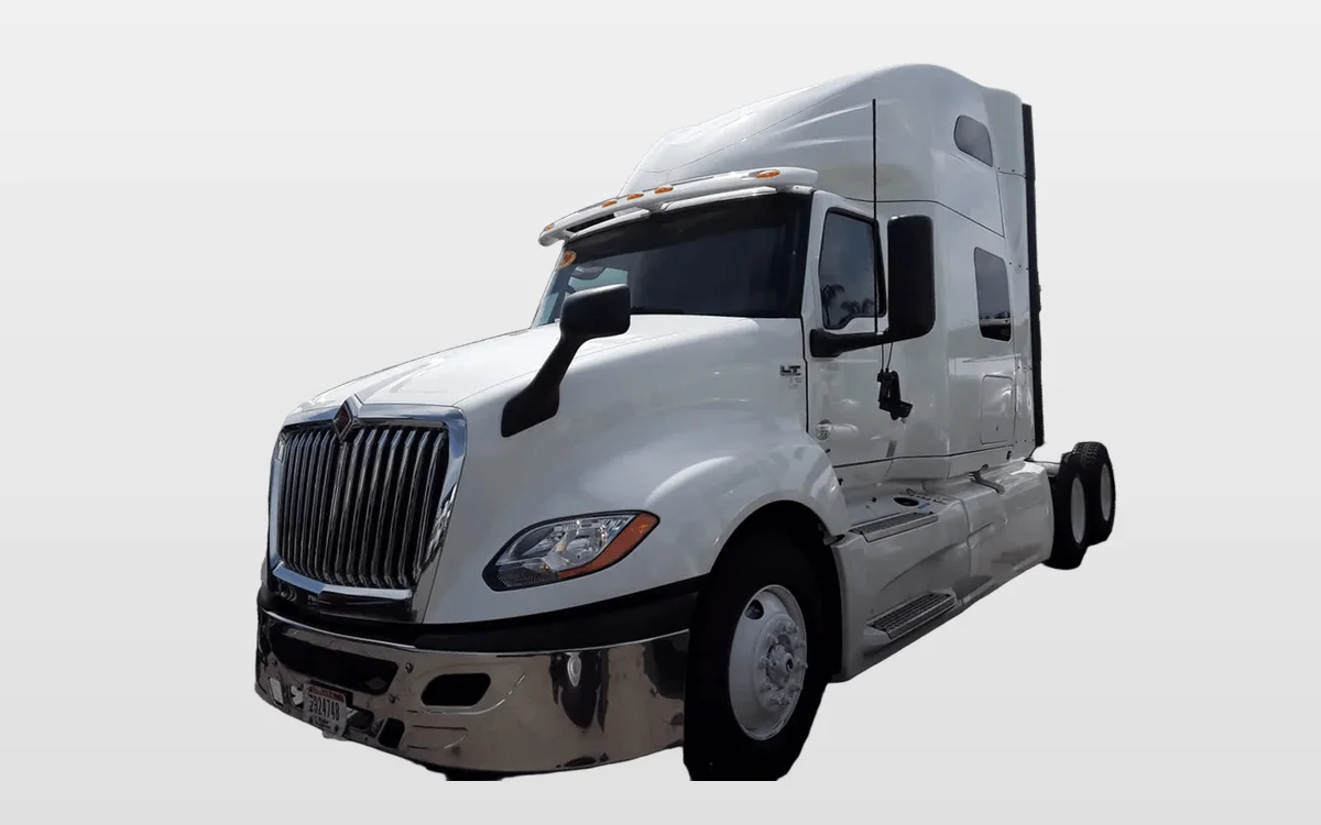 2020 International LT - image 1