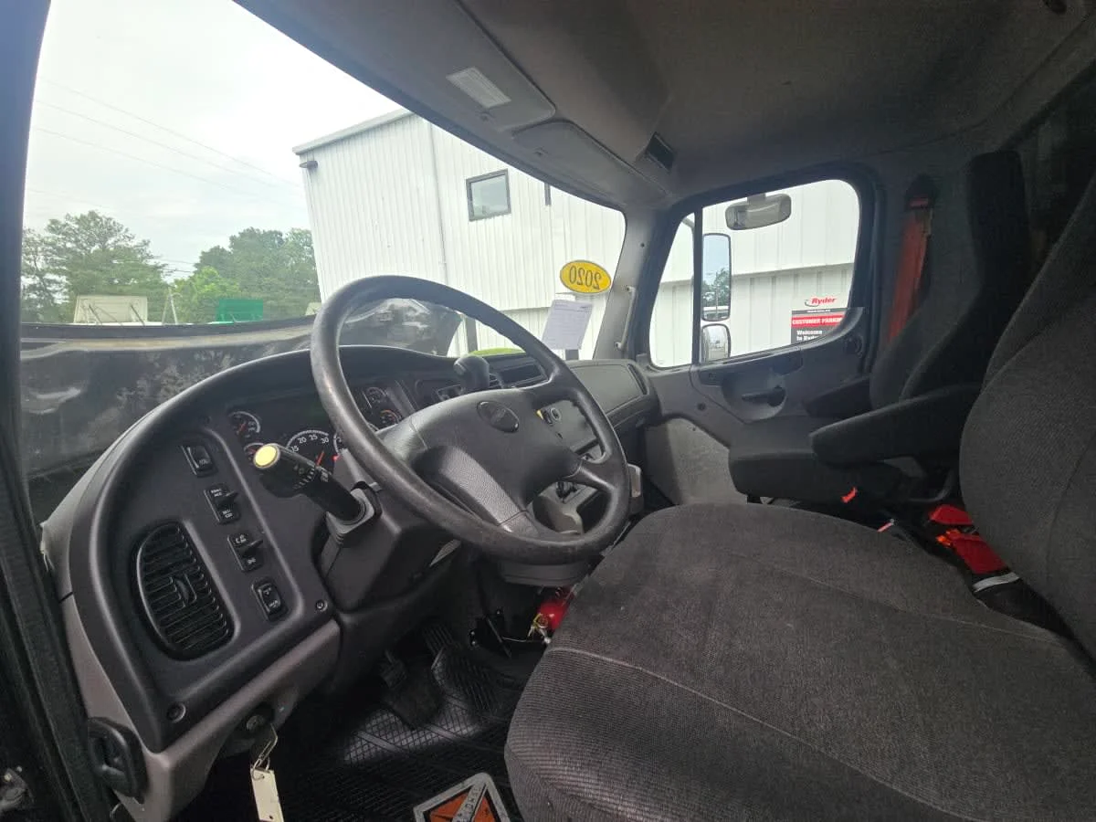 2020 Freightliner M2 106 in Doraville, GA — photo 8
