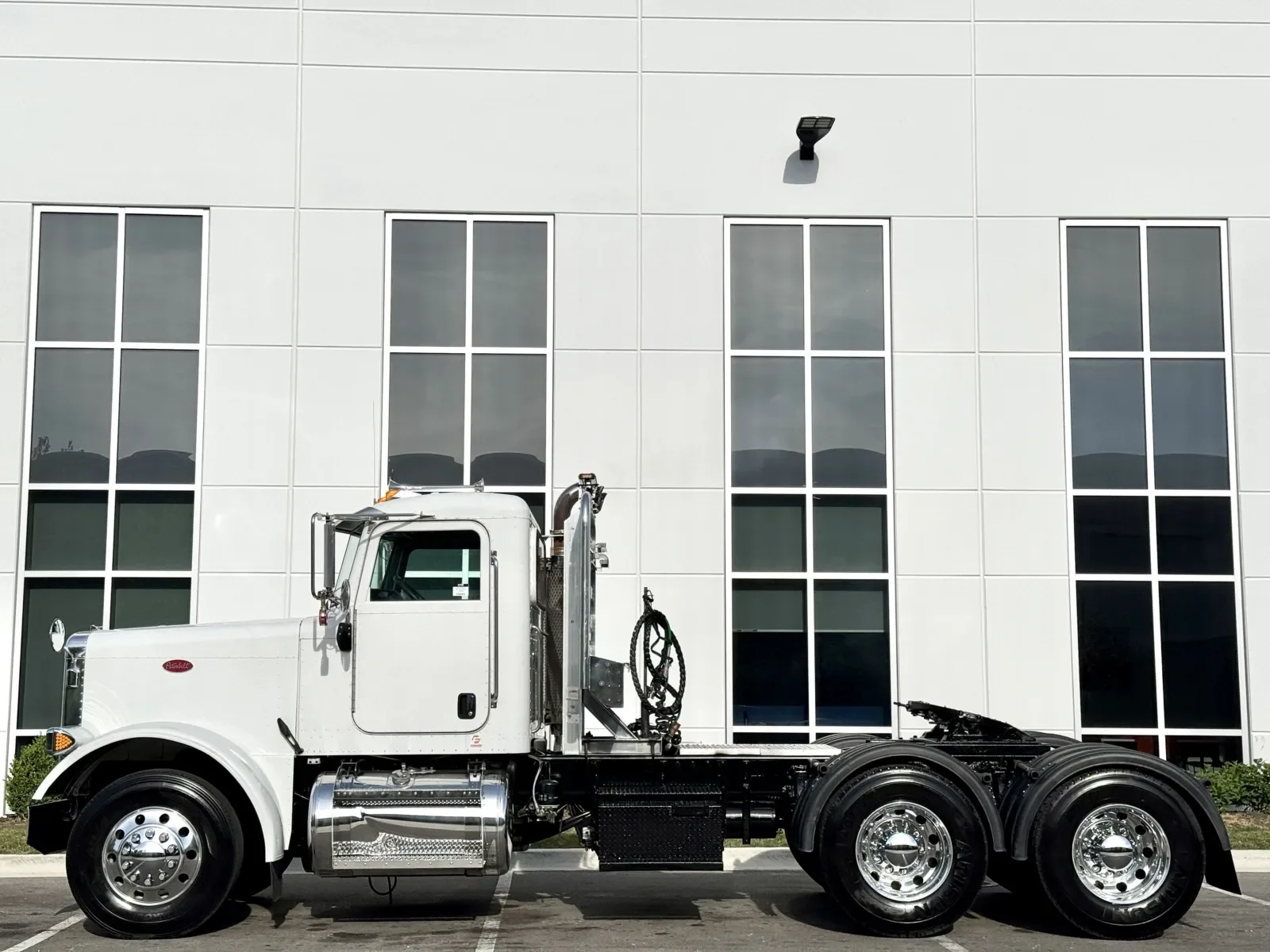 2005 Peterbilt 379 in New Lenox, IL — photo 4