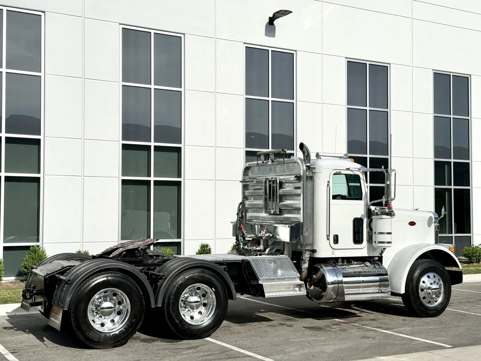 2005 Peterbilt 379 in New Lenox, IL — photo 5