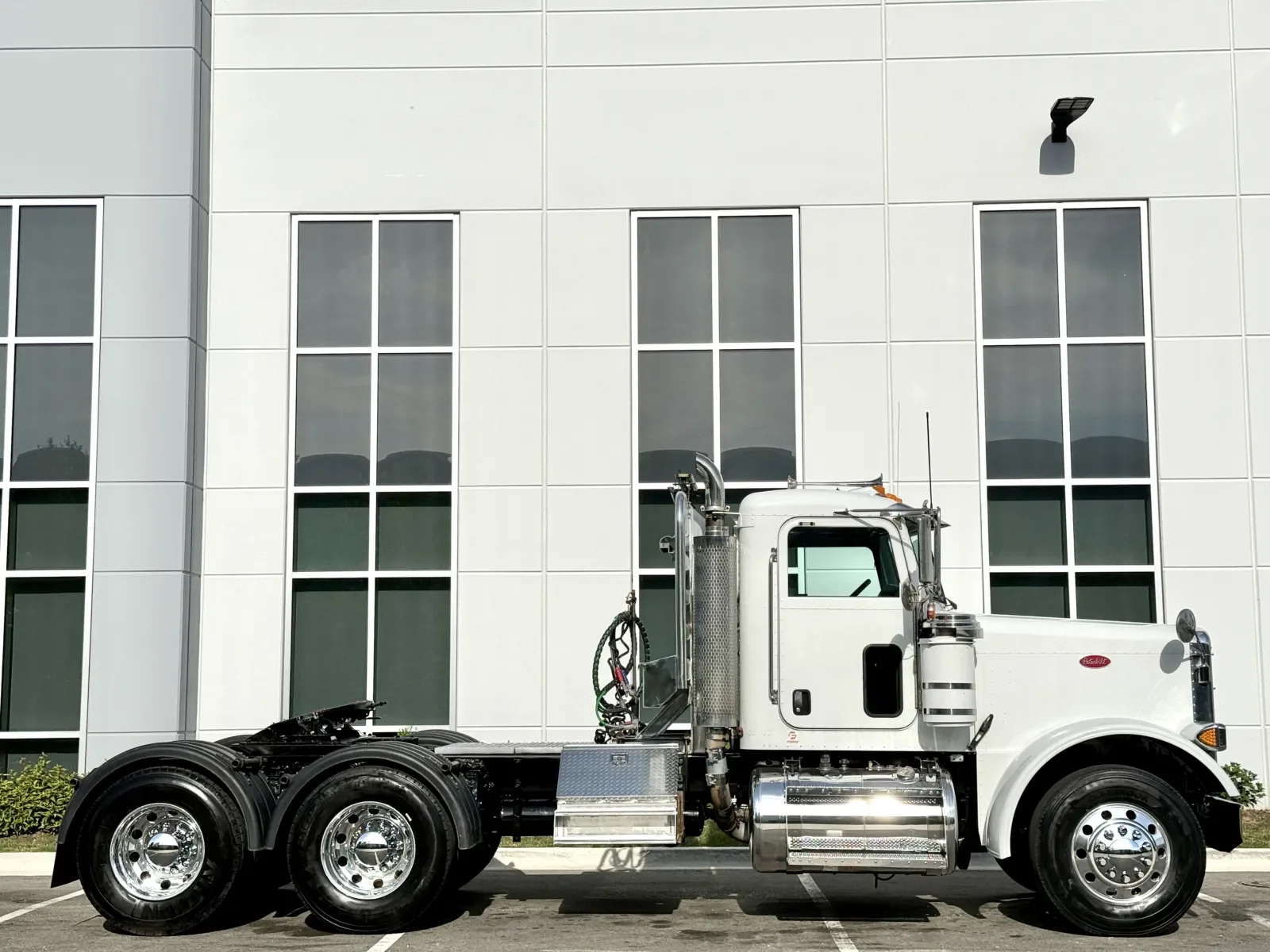 2005 Peterbilt 379 in New Lenox, IL — photo 3