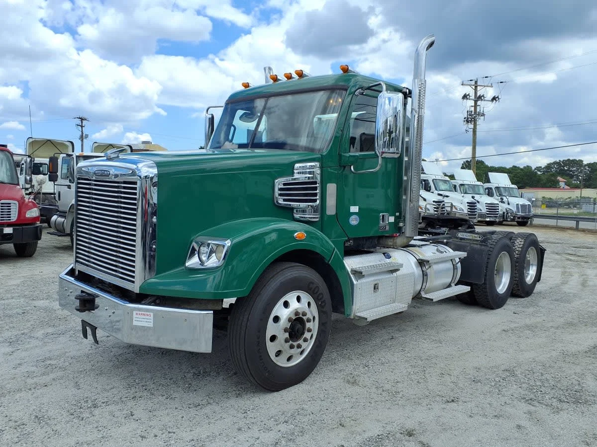 2020 Freightliner 122SD