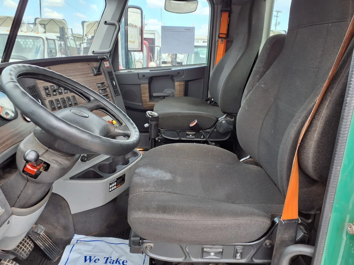 2020 Freightliner 122SD in Greenville, SC — photo 7