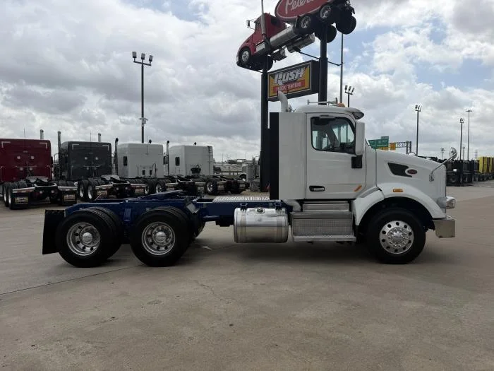 2019 Peterbilt 567 - image 8