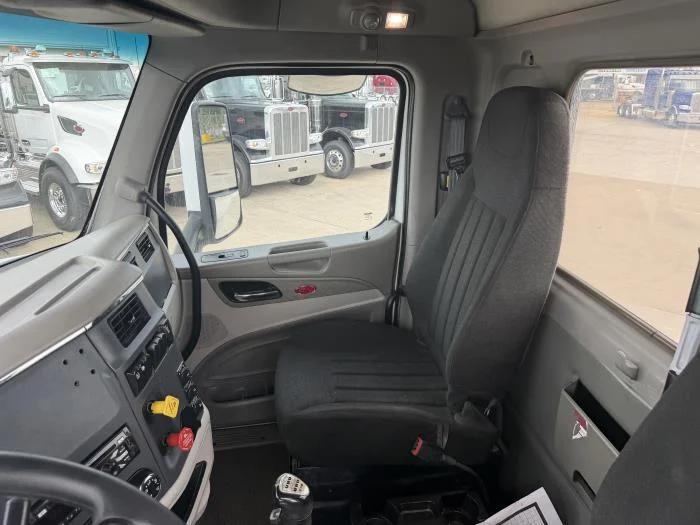 2019 Peterbilt 567 - image 27
