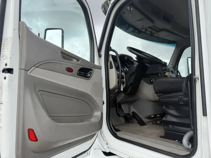 2019 Peterbilt 567 - image 26
