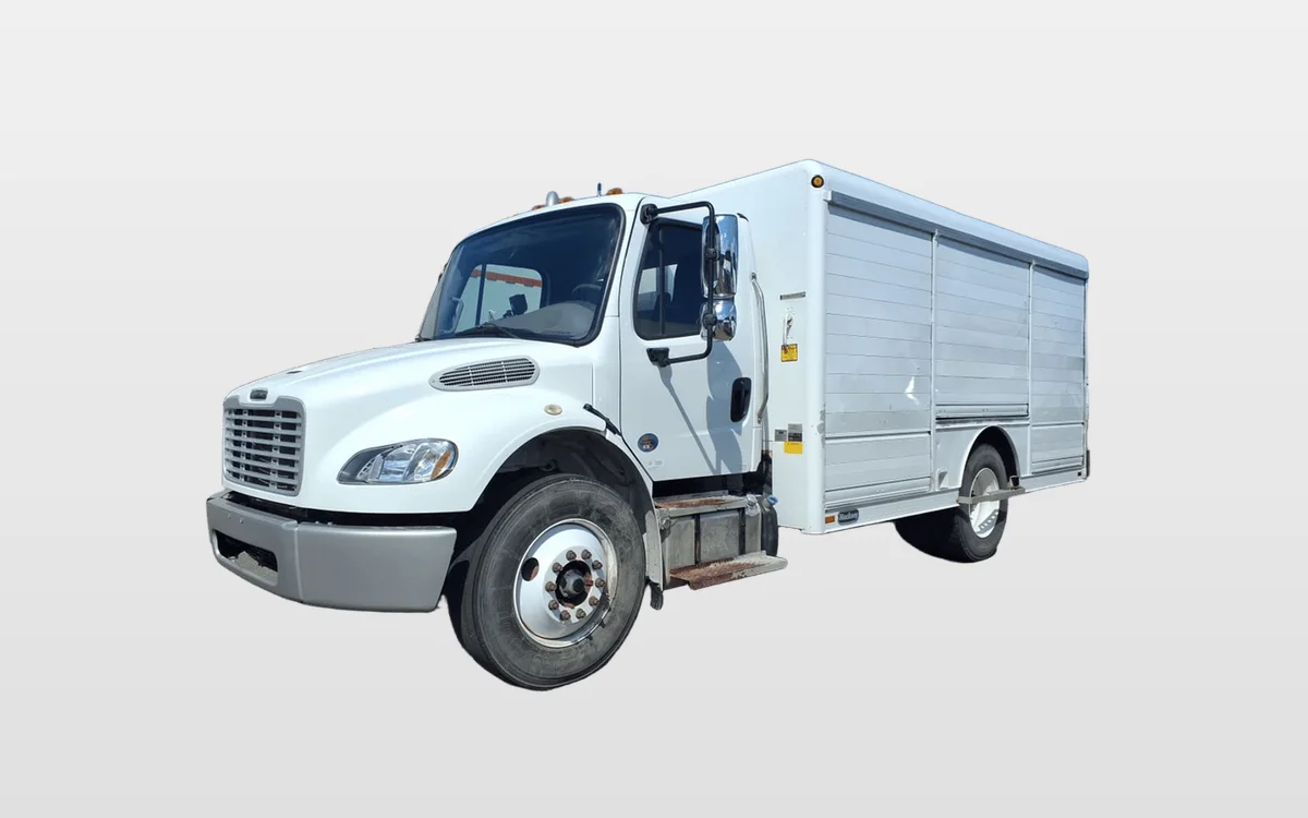 2016 Freightliner M2 106 - image 1
