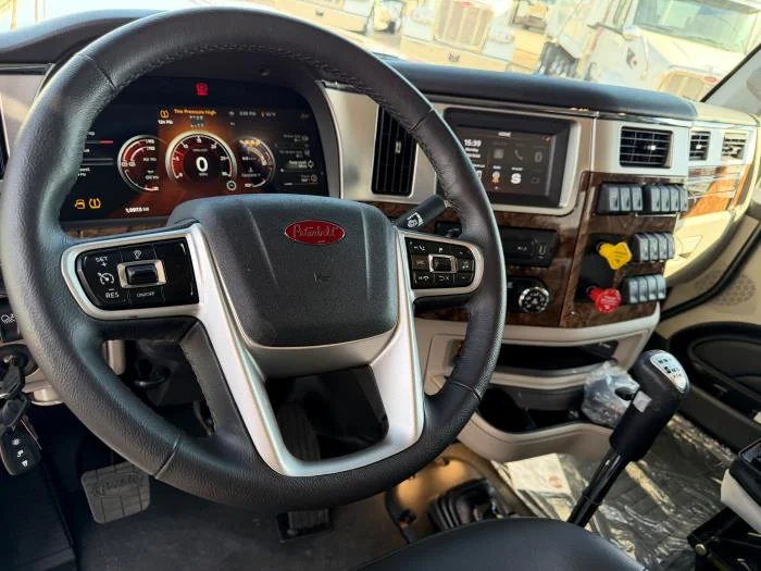 2027 Peterbilt 589 in Phoenix, AZ — photo 17