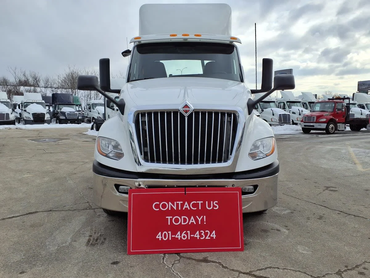 2019 International LT in Warwick, RI — photo 2
