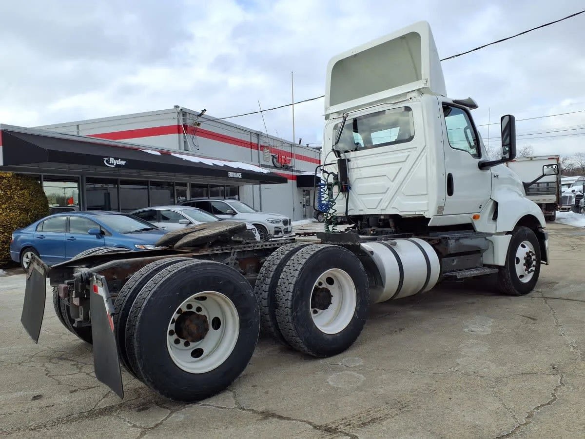 2019 International LT in Warwick, RI — photo 4