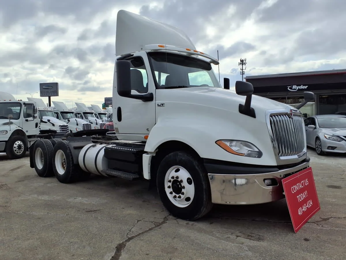 2019 International LT in Warwick, RI — photo 3