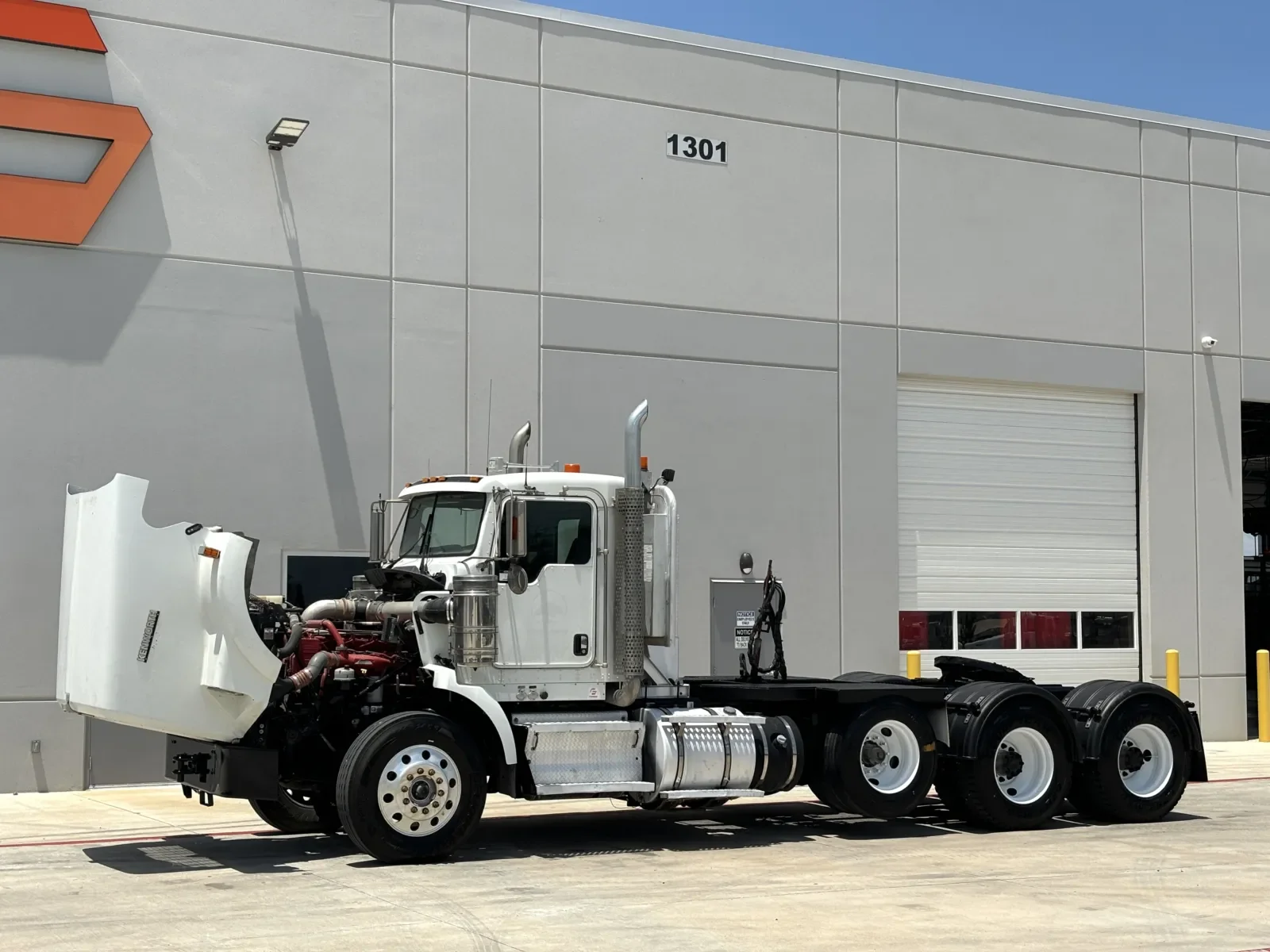 2013 Kenworth T800 - image 10