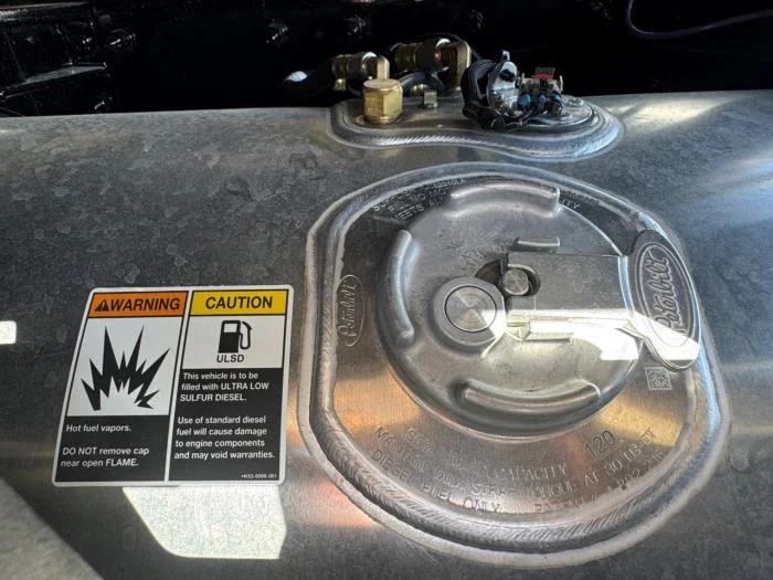 2027 Peterbilt 579 - image 15