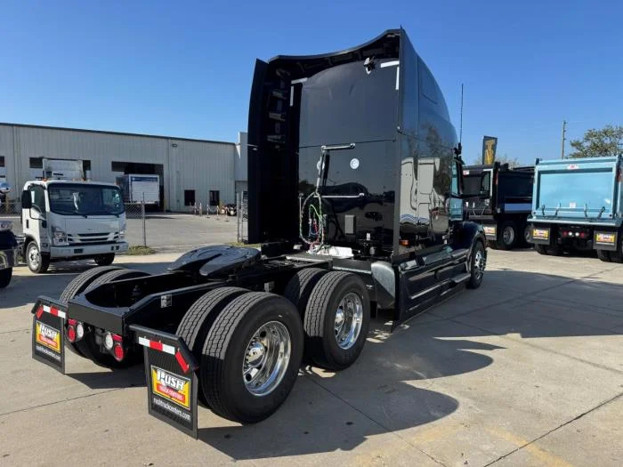 2027 Peterbilt 579 - image 6
