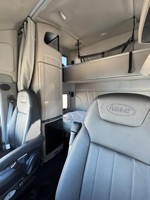 2027 Peterbilt 579 - image 25