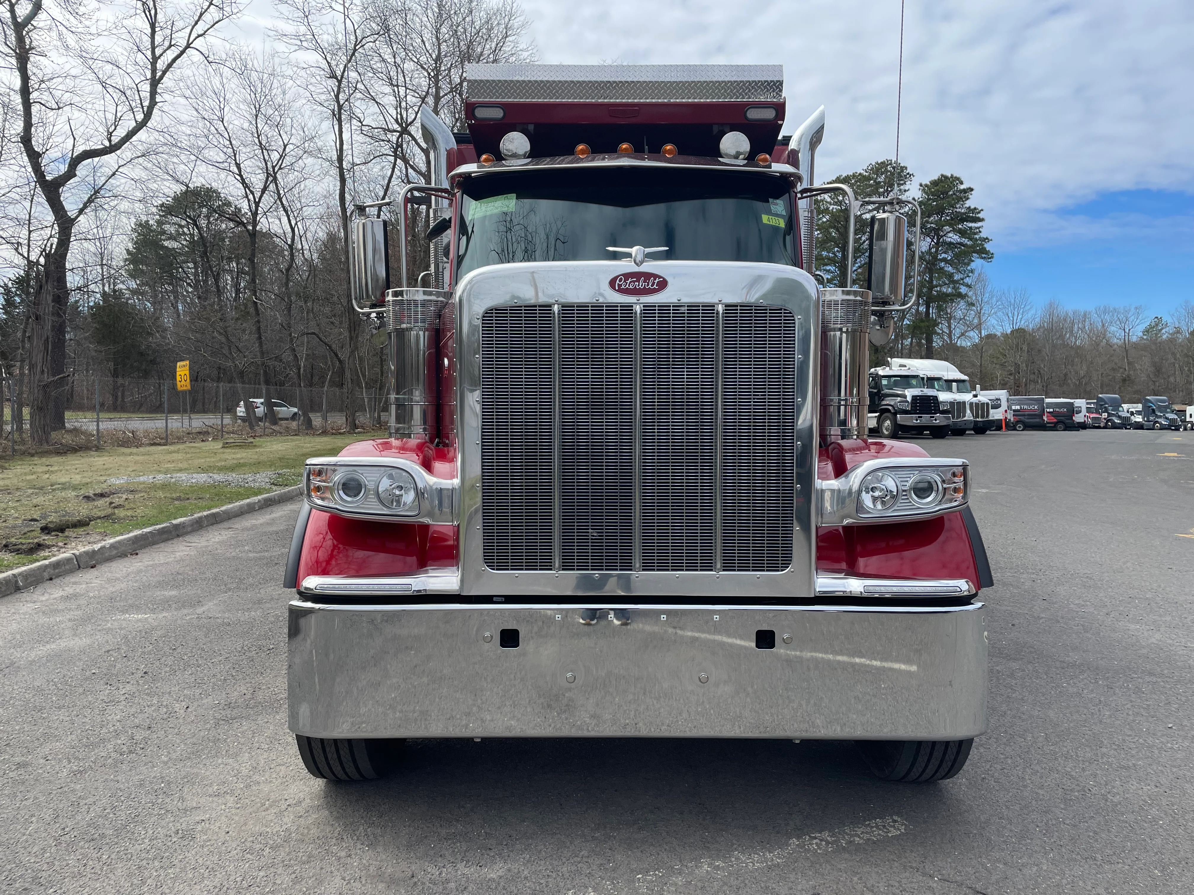 2027 Peterbilt 589 - image 2